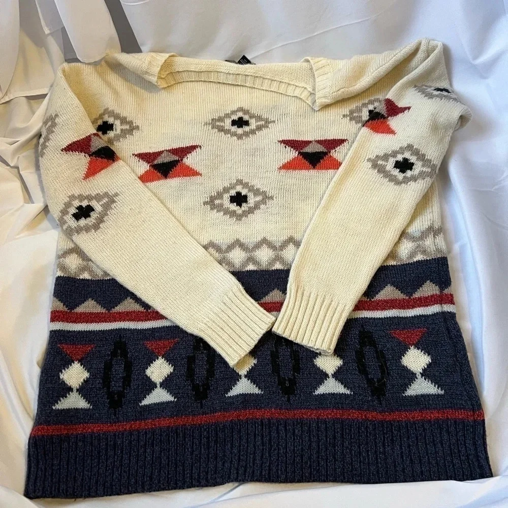 American Eagle Aztec wool sweater‎